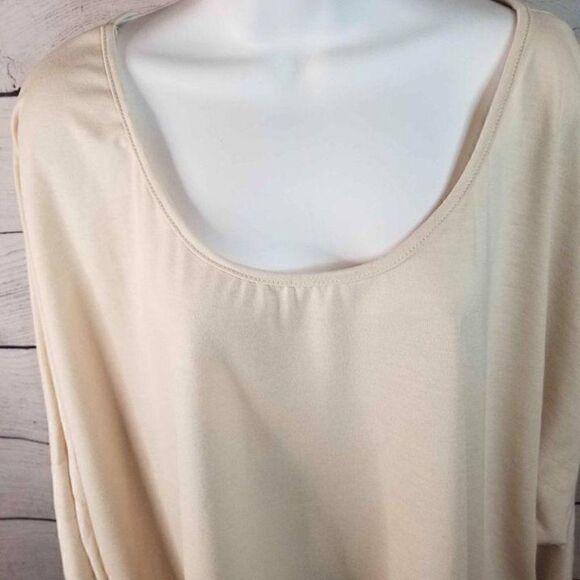 Women's Oversized Batwing Blouse - Picture 2 of 6